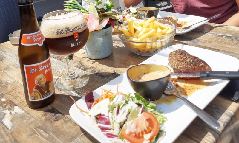 Steak van de BBQ met St Bernardus bier