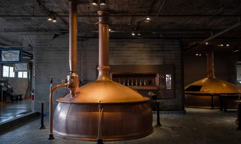 Bier brouwerij met ketel
