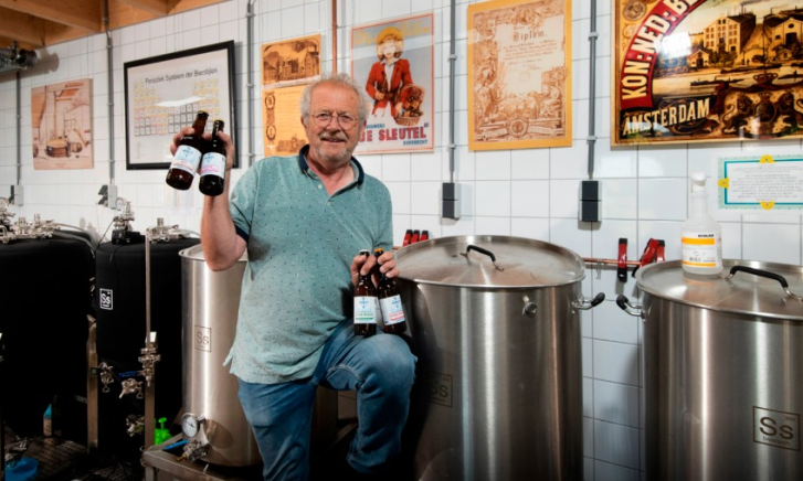 Brouwhuys Elden brouwer met bier