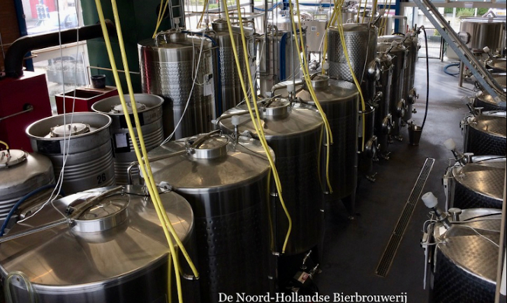 Ketels binnen in de Noord Hollandse Bierbrouwerij.jpg