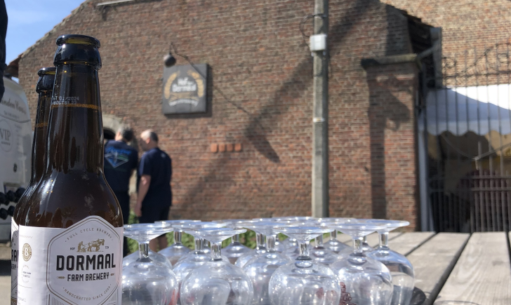 Hof ten Dormaal buiten bij de brouwerij