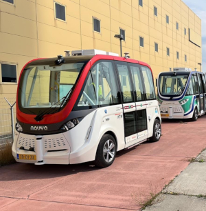 Elektrische zelfrijdende shuttle bus