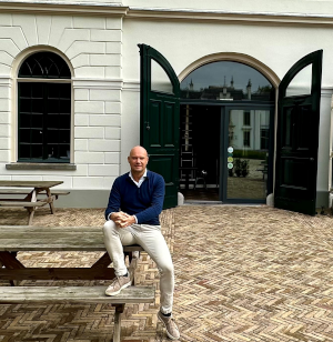 Fred Kloen bij Bierbrouwerij de Uddelaer