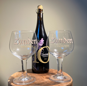 Zundert 10 jaargangsfles 2025 met 2 glazen