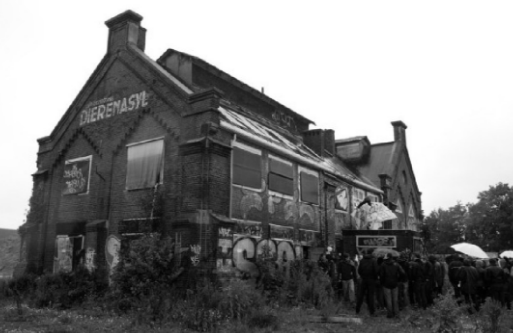 De voormalige ammoniakfabriek en later dierenasiel