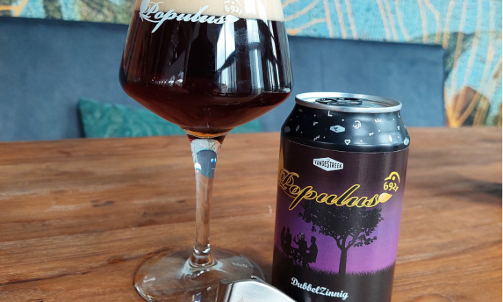 Glas met het Populus6921 Dubbelzinnig Bier