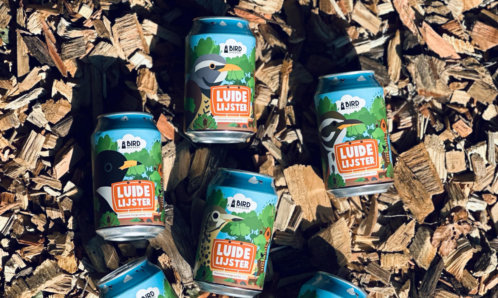 Luide Lijster blikjes bier in de natuur