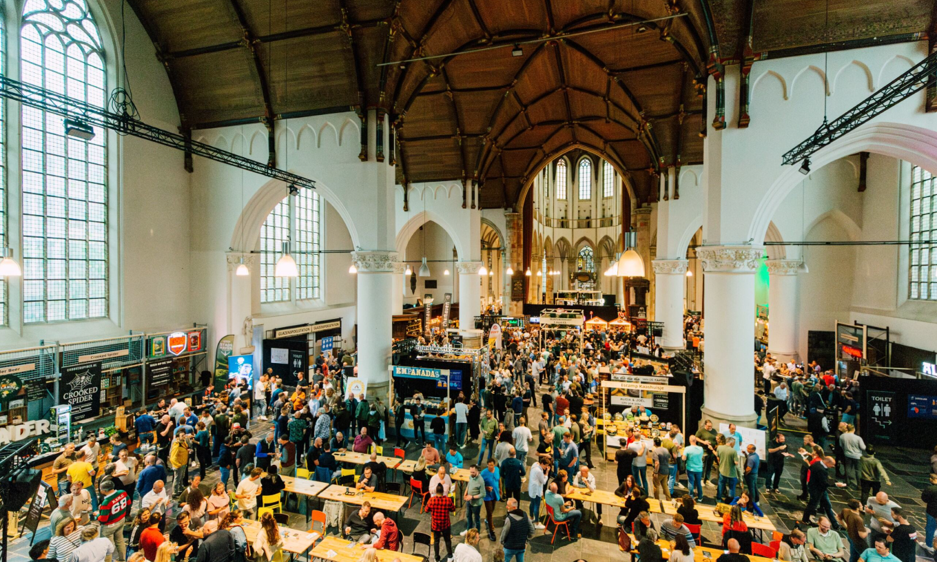Nederlands Bierproeffestival in de Grote Kerk in Den Haag