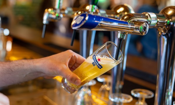 Alcoholvrij bier steeds populairder op festivals en concerten