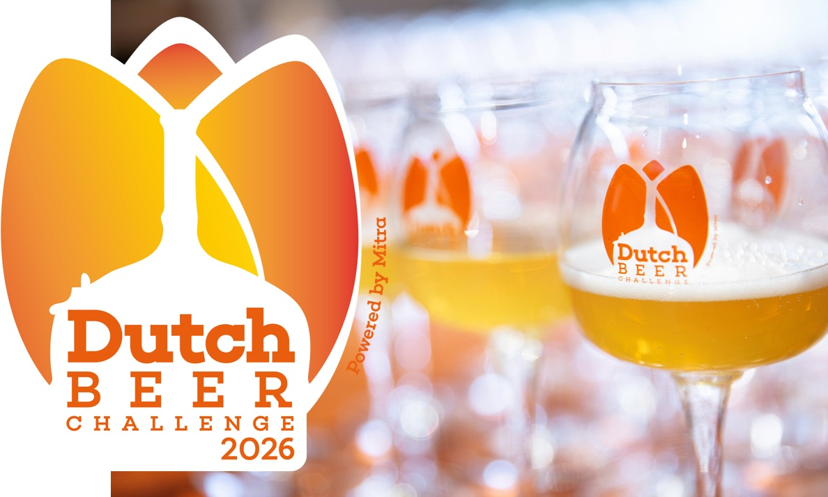 Logo Dutch Beer Challenge 2026 en bierglazen gevuld met bier.