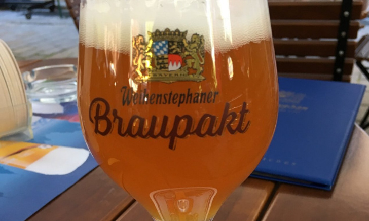 Weihenstephaner Braupakt: Mitra bier van de maand