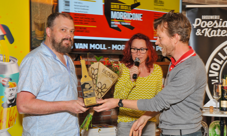 Van Moll wint knapste etiket verkiezing