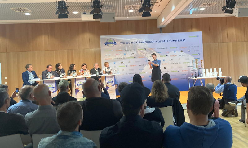 Hubert tijdens finale WK biersommelier
