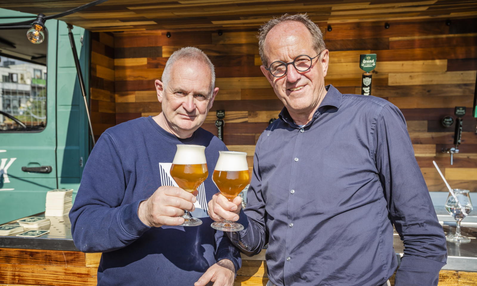 Brouwer van Noordt proost met brouwer van Brand met hun collab