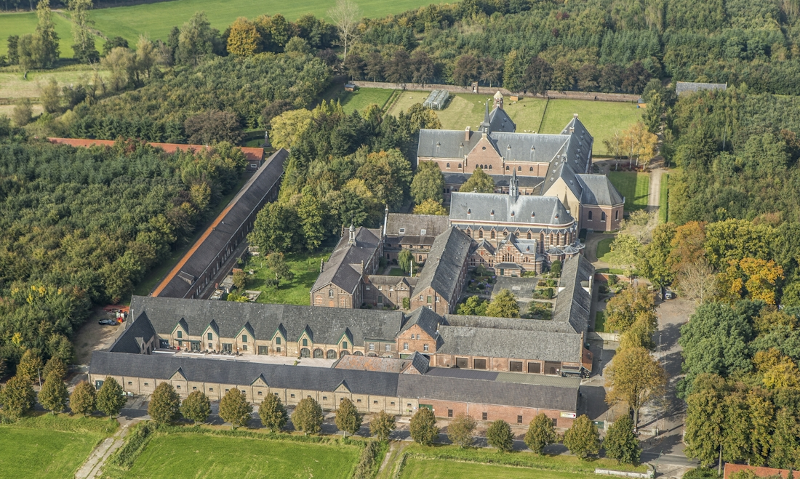 Achelse Kluis Abdij terrein van boven