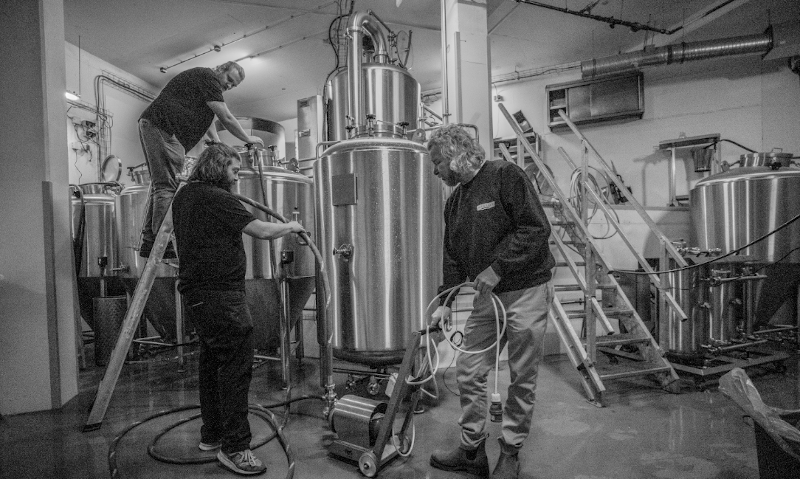 Vet en lazy in de brouwerij