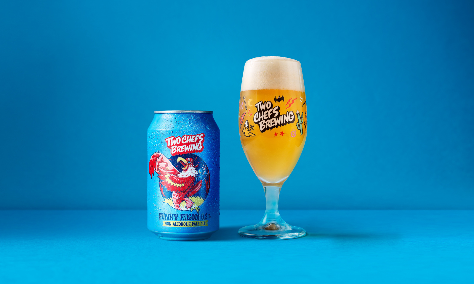Blikje en glas Funky Falcon Non Alcoholic Pale Ale