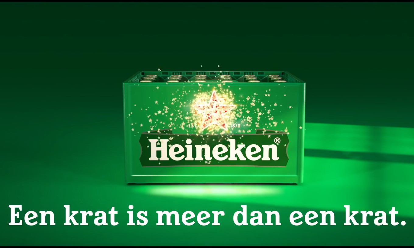 Groene Heineken krat met sprankelende effecten op een groene achtergrond.