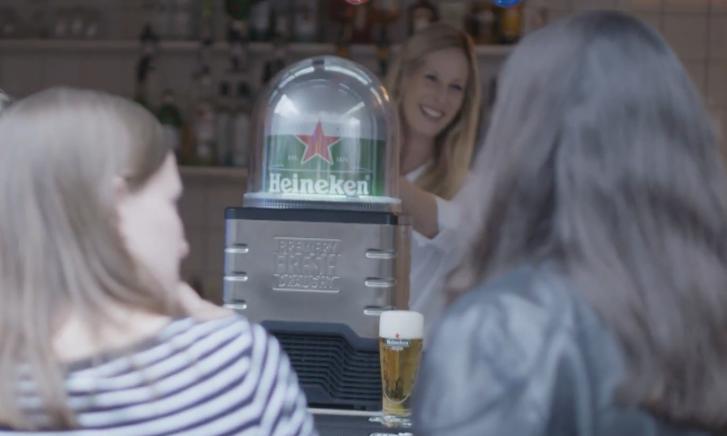 BLADE tap van Heineken met een zilverkleurig design op witte achtergrond.