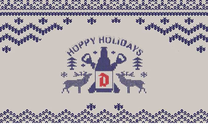 Rij flessen Duvel bier met een 