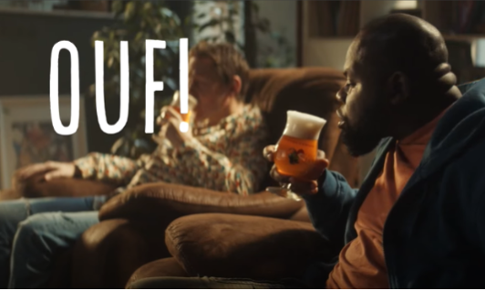 Ouf Chouffe Reclame 2 Mannen In Stoelen