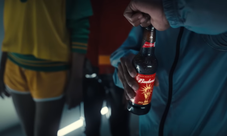 Openen van Budweiser WK flesje