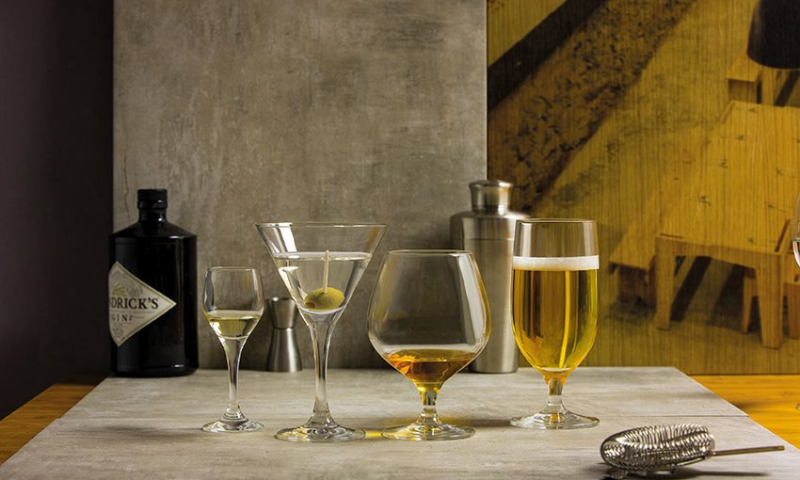 Verschillende glazen in de Mondial collectie met uiterst rechts het bierglas