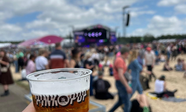 Biertje in Pinkpop beker