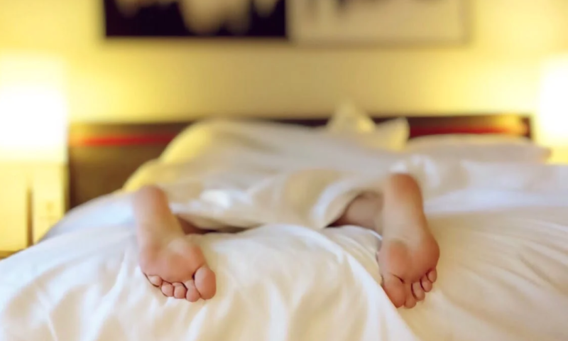 In bed liggen in plaats van goede voornemens volhouden